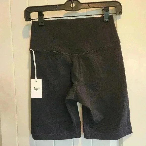 Cream Yoga Drew biker shorts NWT size small - Picture 4 of 4
